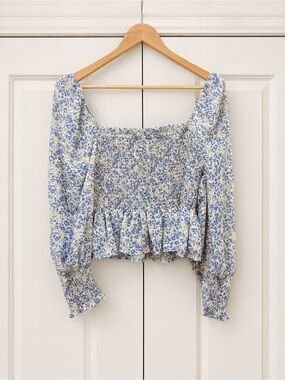 EN SAISON Blue Floral Smocked Puff Sleeve Peplum Top